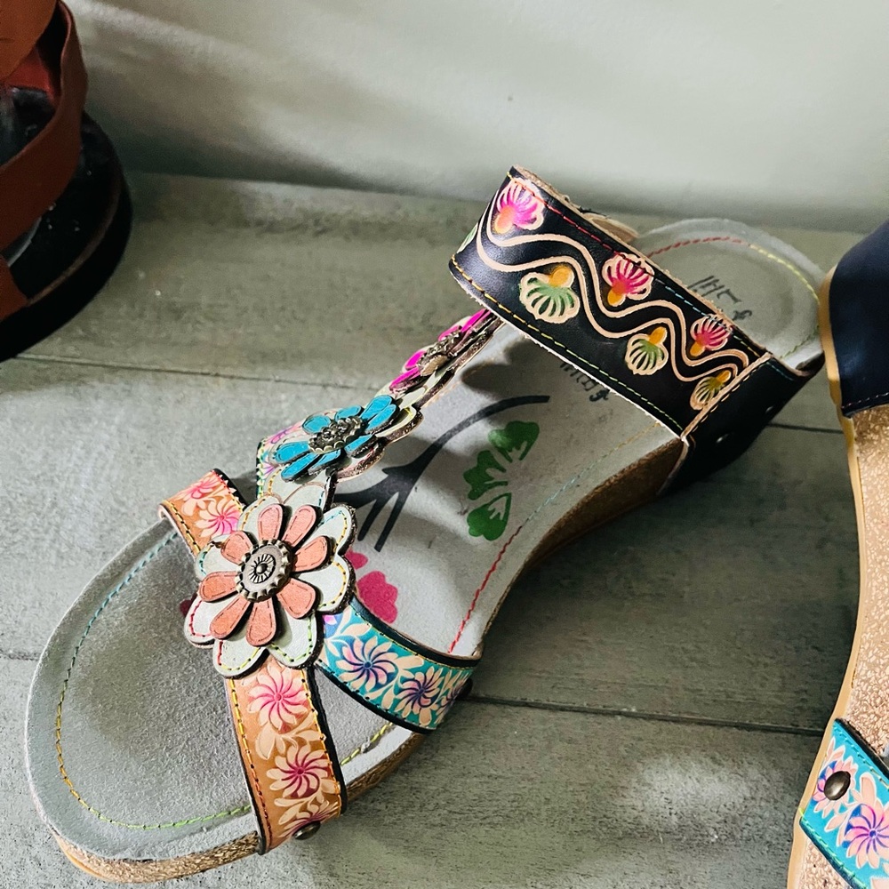 L'ATISTE Pink and Blue Artistic Platform Sandals - Picture 5 of 9